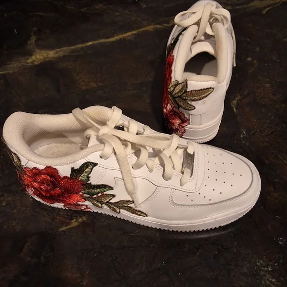 Ladies Nike Air Force 1 Size 9 Custom Embroidered Sneakers - Picture 4 of 4